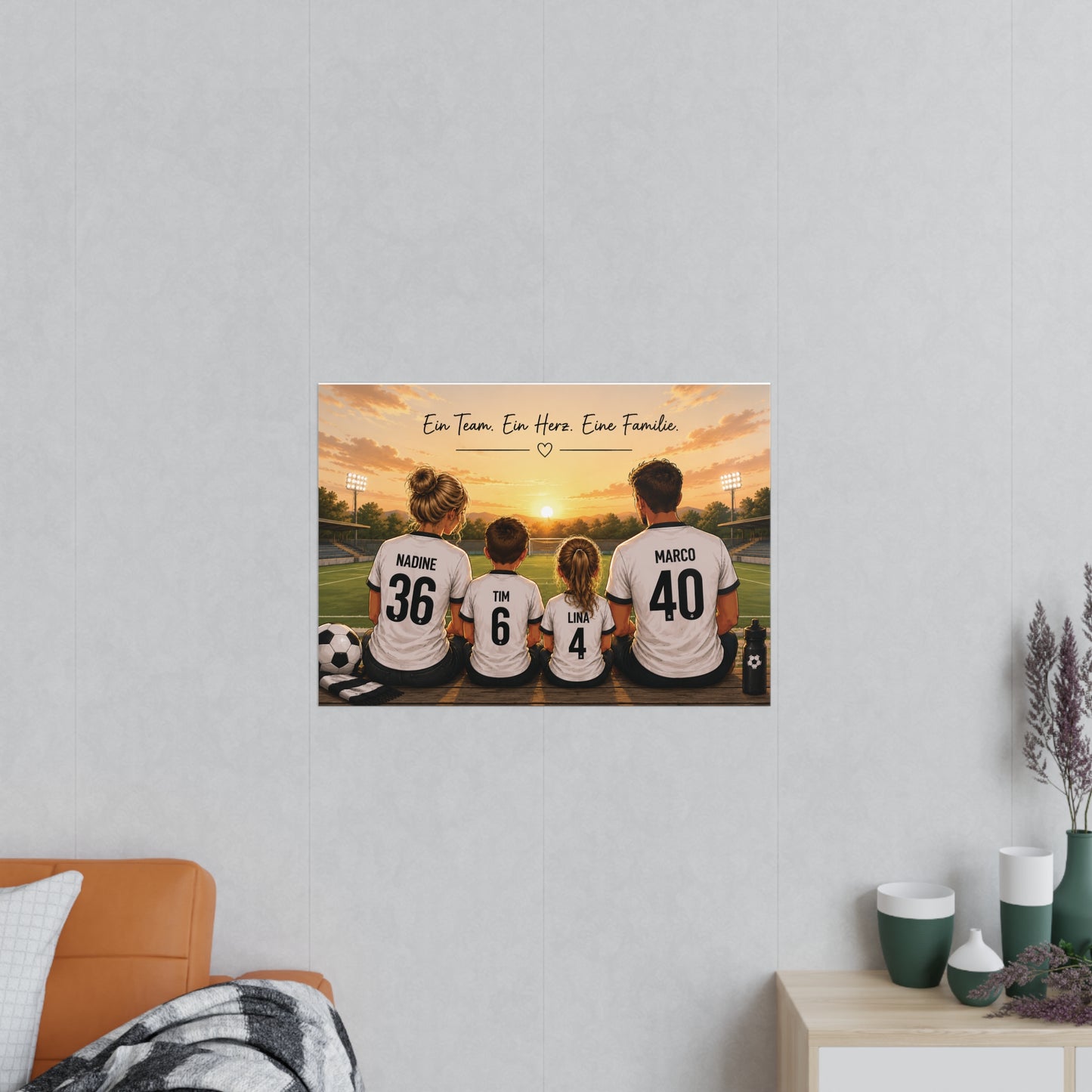 Personalisiertes Fußball Familienposter | Familie im Trikot | Individuelles Poster | Geschenk für Fußballfans | Familienbild