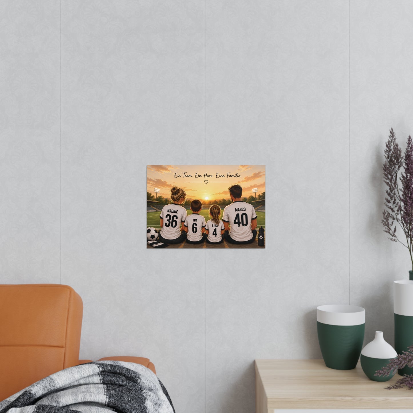 Personalisiertes Fußball Familienposter | Familie im Trikot | Individuelles Poster | Geschenk für Fußballfans | Familienbild